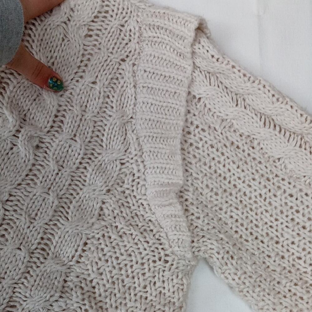 Like Love size small cream sweater knit ruffle casual cute - Picture 4 of 8